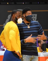 开云体育官网-浓眉：我知道詹姆斯不在乎MVP 他想要的是FMVP