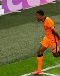 【人物】曾被嘲笑的小岛国脚 最令人惊叹的荷兰红星