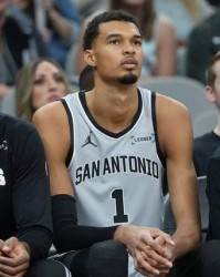 开云体育平台-22岁登MVP榜首，同行却只给第六，文班冤不冤？