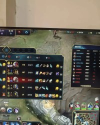 开云体育入口-这怎么看？辅助分路真眼BUG＋脚本前期轻松凑齐六神