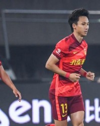 开云体育官方网站-尹鸿博“给点阳光就灿烂” 左右通吃复制四年前首球